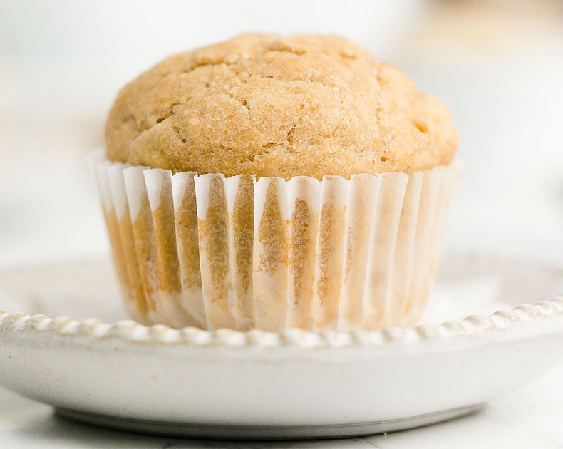 red-one-bowl-vegan-banana-mini-muffins-8895